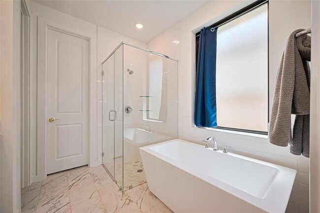 Building Photo - 12331 Palmetto Dr