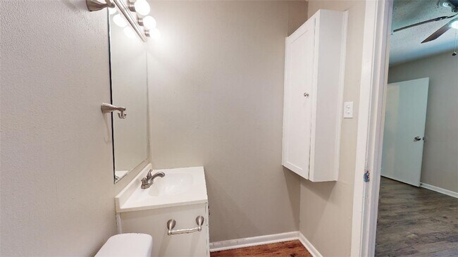 Building Photo - 500 Foch St