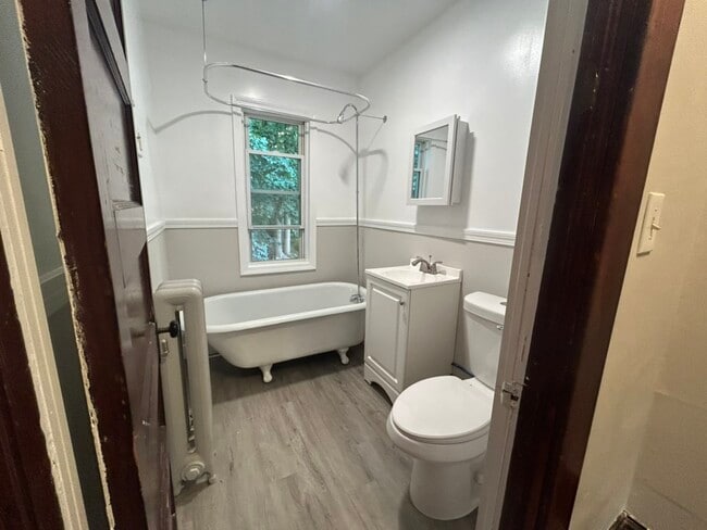 Building Photo - 10 Scammell Ave