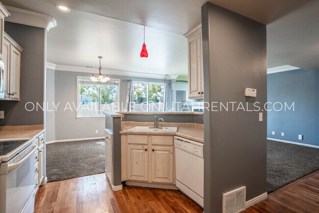 Building Photo - 12824 S Timber Run Dr