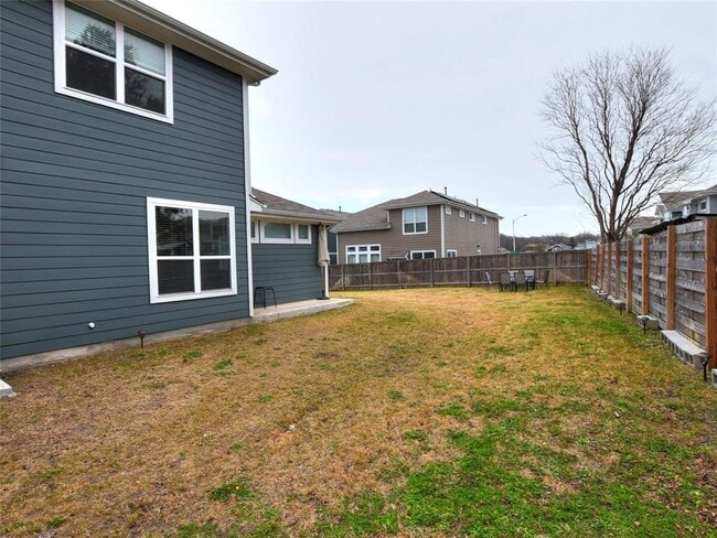 Building Photo - 2225 Maxwell Ln