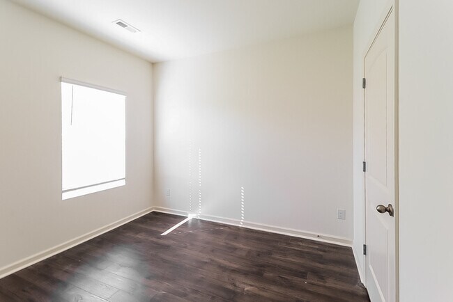 Building Photo - 5757 Timber Leaf Lp