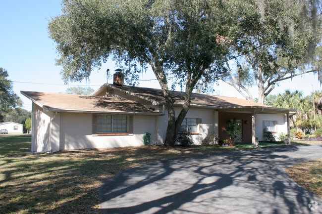 Building Photo - South Kings Estates