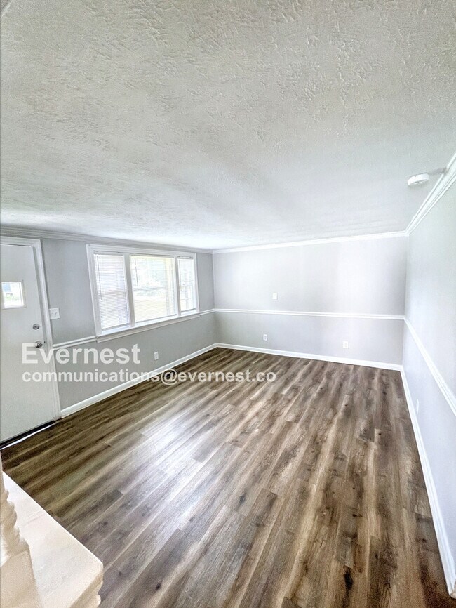 Building Photo - 203 Shannon Ln