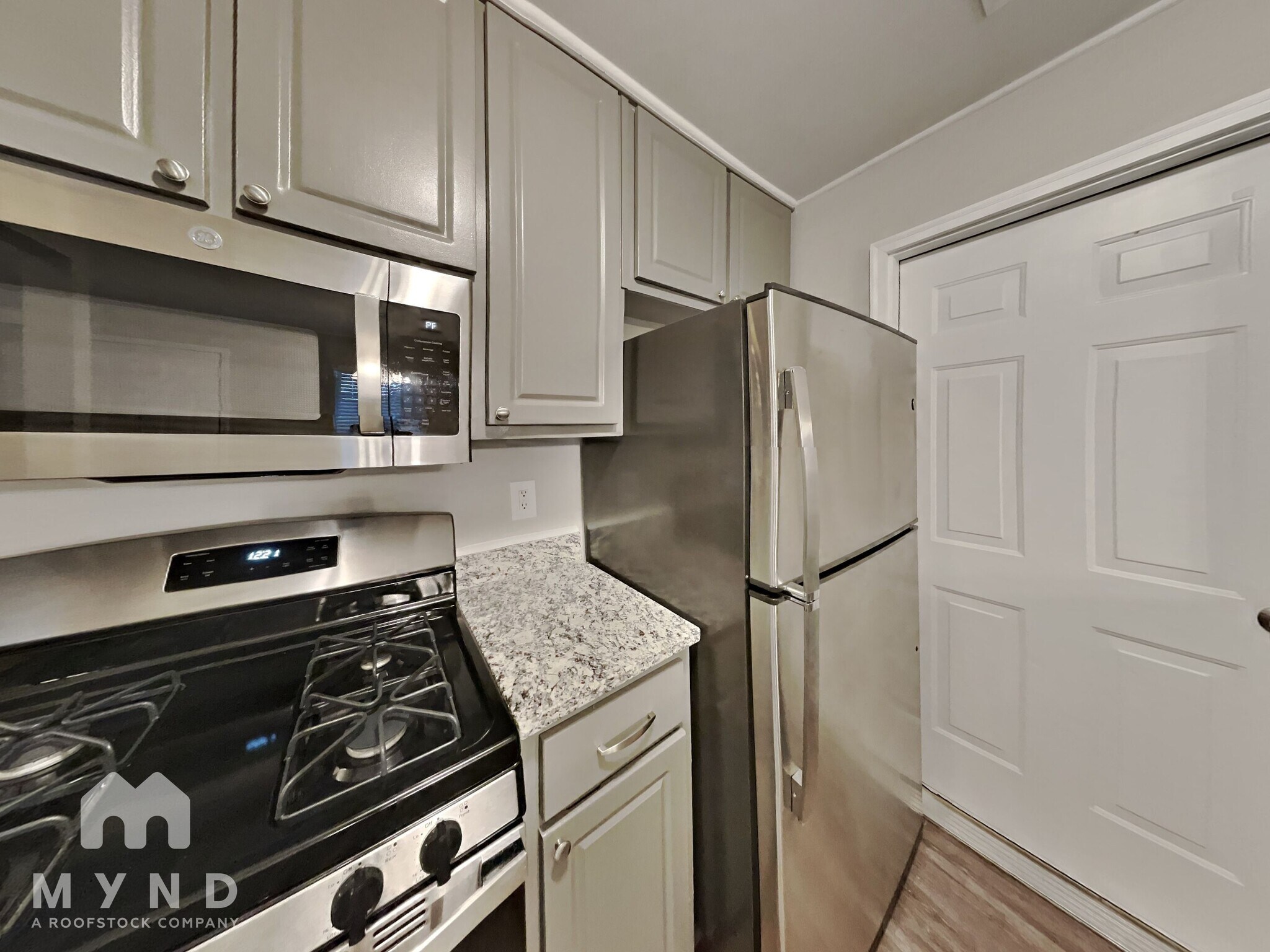 Building Photo - 129 Poplar Pointe Terrace
