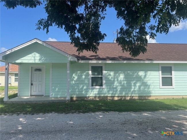 Primary Photo - 661 W Austin St