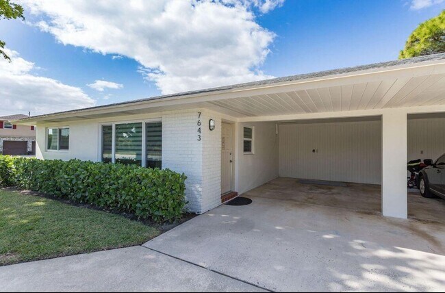 Building Photo - 7643 Overlook Rd