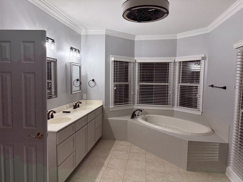 Owner Bathroom - 11607 Fawn Lake Pky