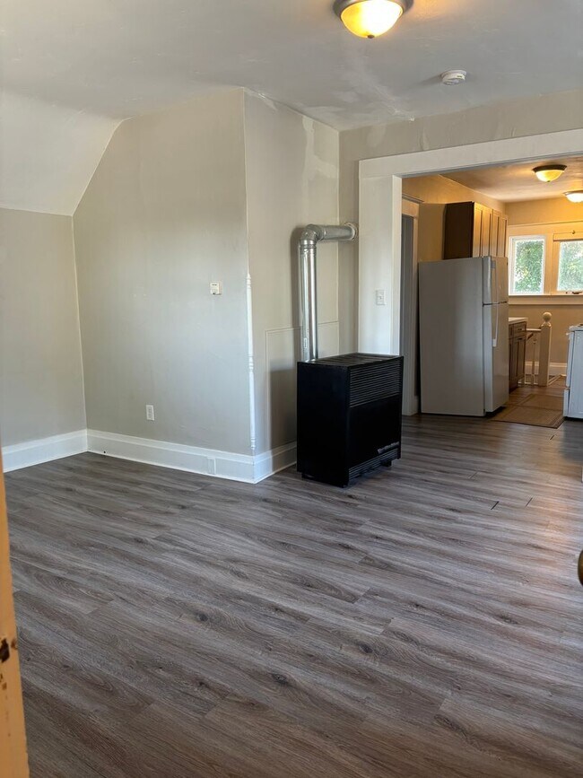 Building Photo - 516