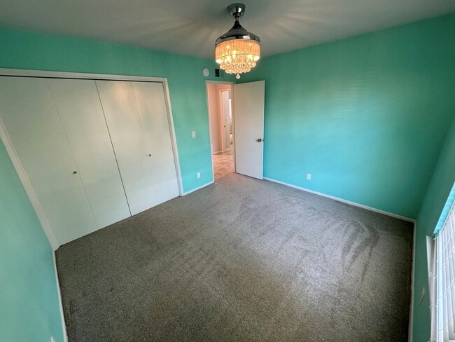 Building Photo - Spacious East Ventura 4 Bedroom Home – Sin...