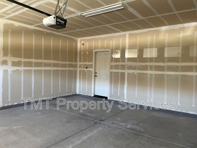 Building Photo - 10408 Siltstone Way