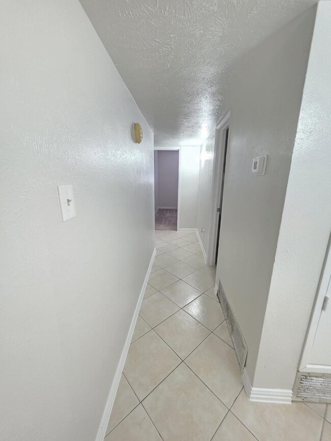 Building Photo - 15630 Camino Del Sol Dr