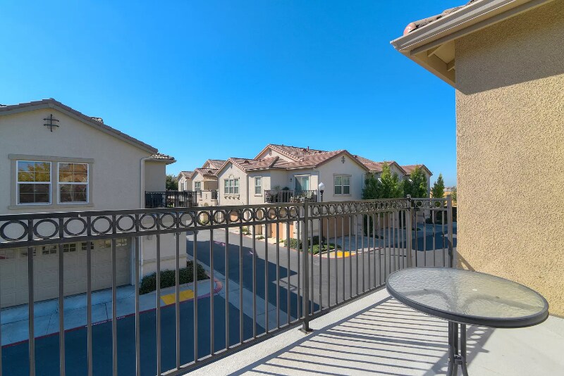 Building Photo - 3301 N Park Dr