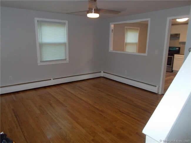 Building Photo - 31 Benton St