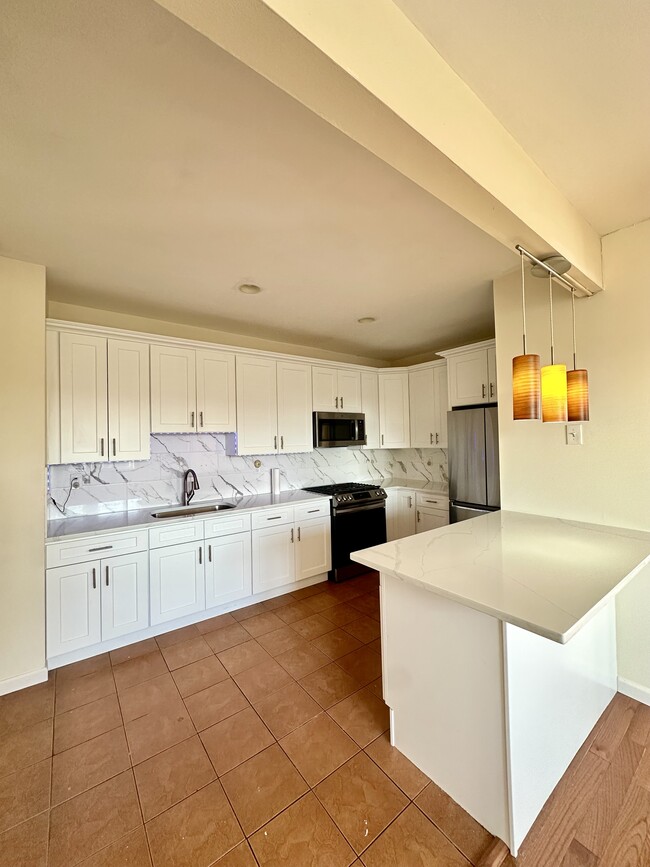 Building Photo - 1820 Unionport Rd