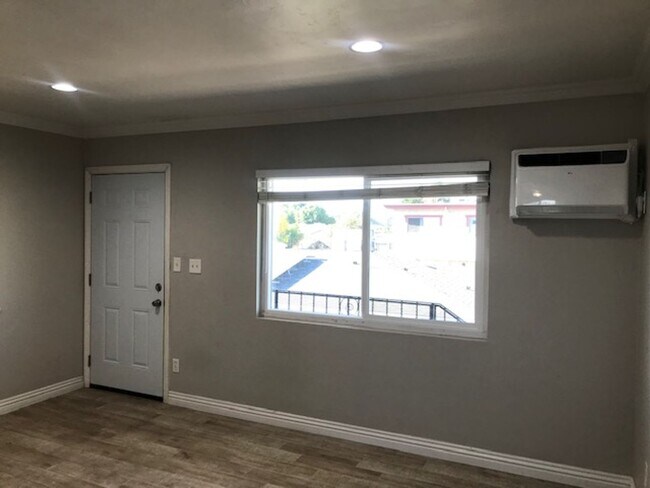 Building Photo - RUNNYMEDE