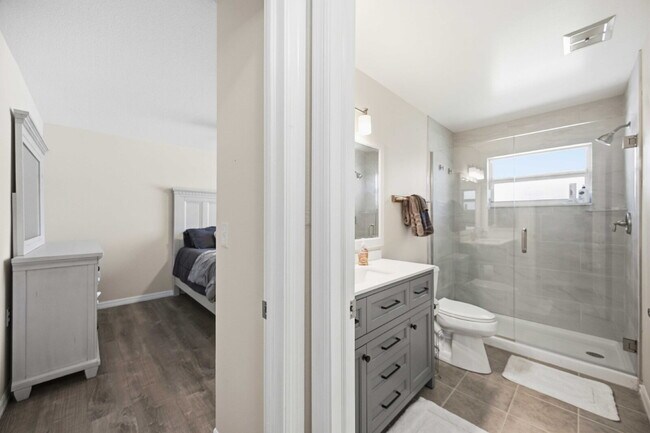 Building Photo - Waterfront beauty in Overbrook Gardens