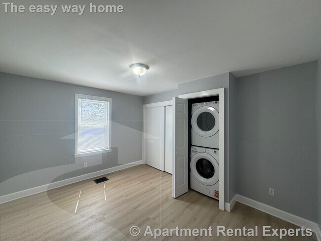 Building Photo - 516 R Somerville Ave