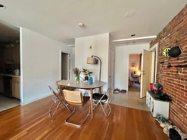 Building Photo - 1750 Washington St