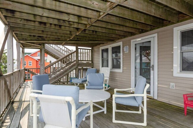 Building Photo - 8 Sunset Ave