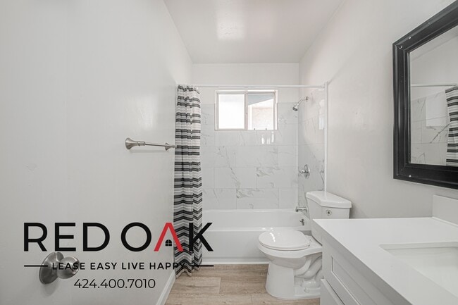 Building Photo - 1415 N Durant St