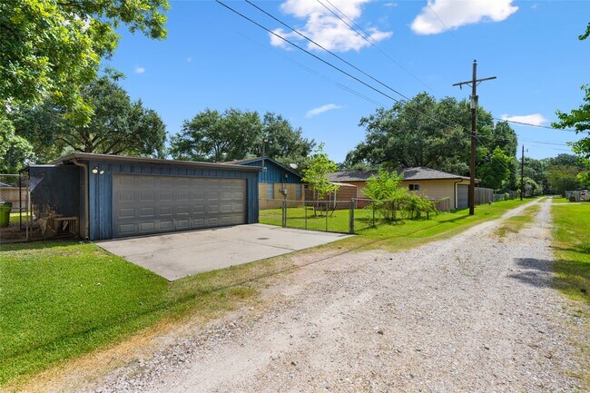 Building Photo - 3808 Avenue O