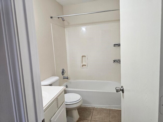 Building Photo - 6727 Stonecross Creek Ln