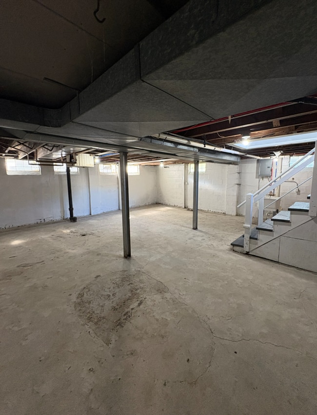 Building Photo - 5115 Farmbrook St