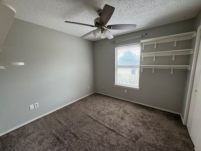 Building Photo - Updated Midway ISD 5 Bedroom