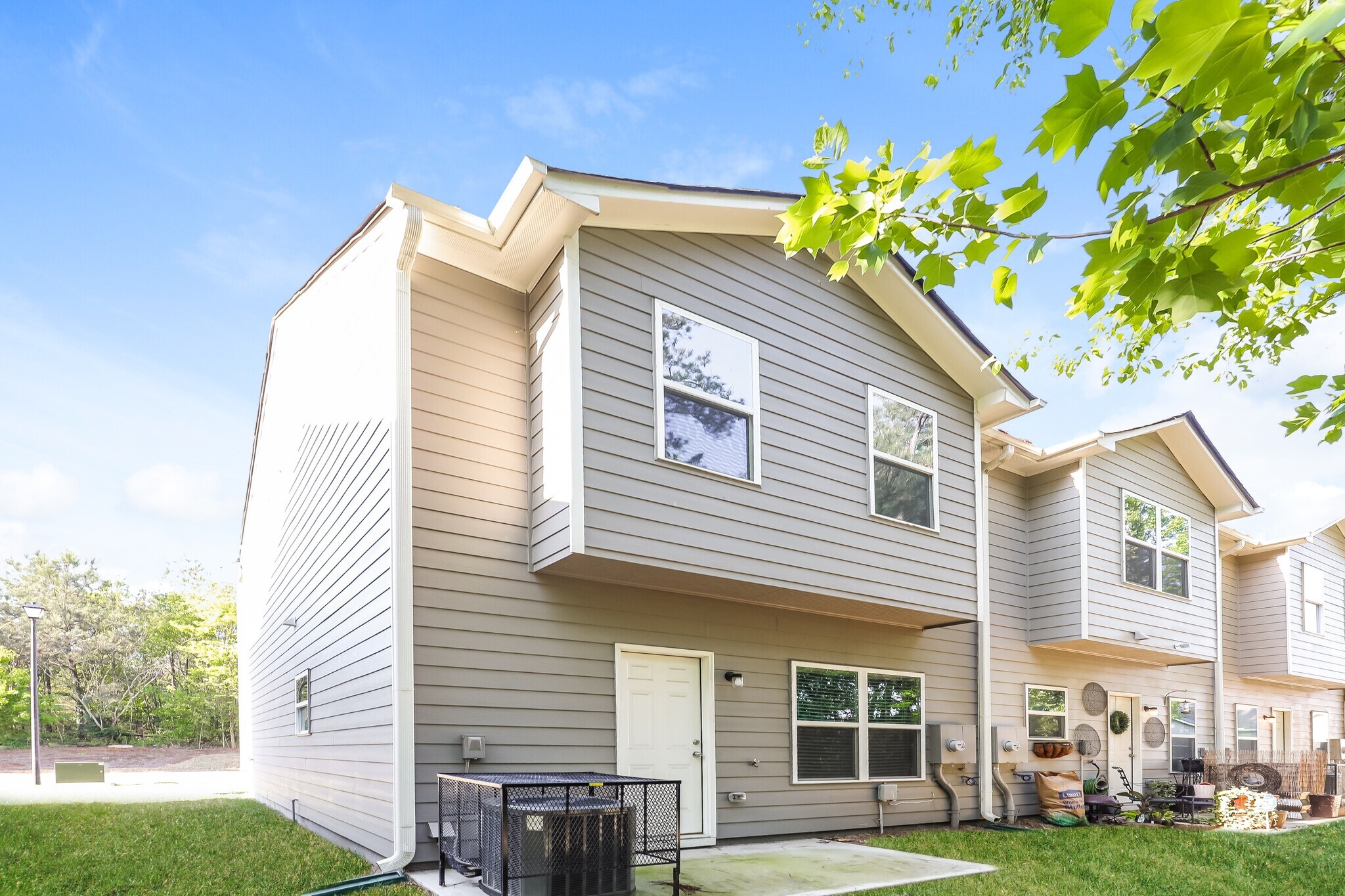 Building Photo - 201 Highwood Ln