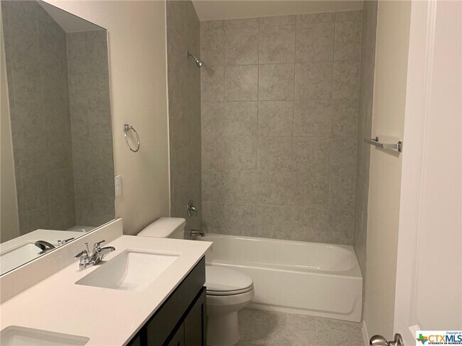 Building Photo - 161 Gray Wolf Dr