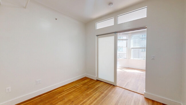 Building Photo - 522 Geary St