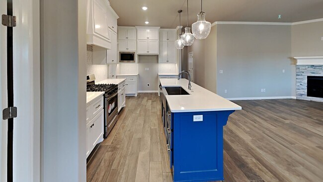 Building Photo - Very nice 3 Bedroom, 2 Bathroom 2 Car garage with Storm Shelter in East Edmond