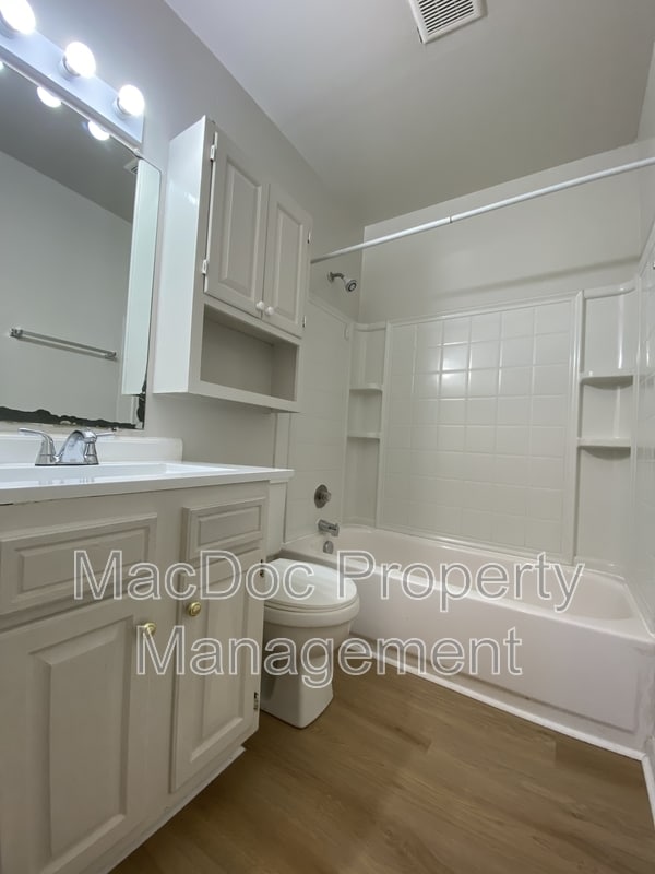 Building Photo - 813 Sledgehammer Dr