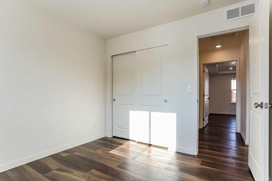 Building Photo - 4760 N Tower Dr