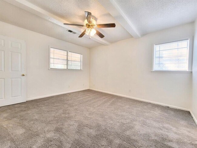 Building Photo - Beautiful 3 BR / 2 BA Home in Round Rock!