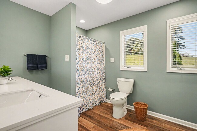 Building Photo - 209 Casparus Way