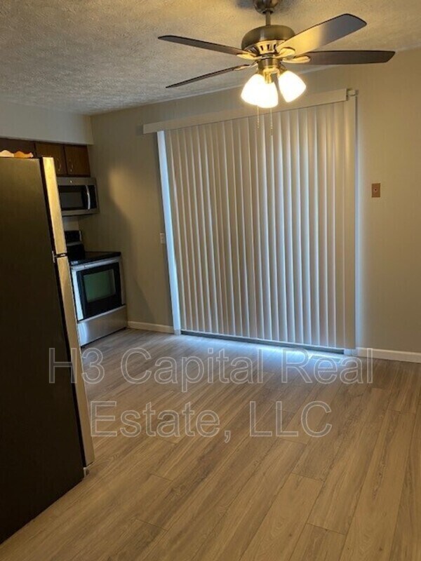 Building Photo - 1409 Poplar St