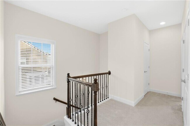 Building Photo - 1940 Discovery Park Ln