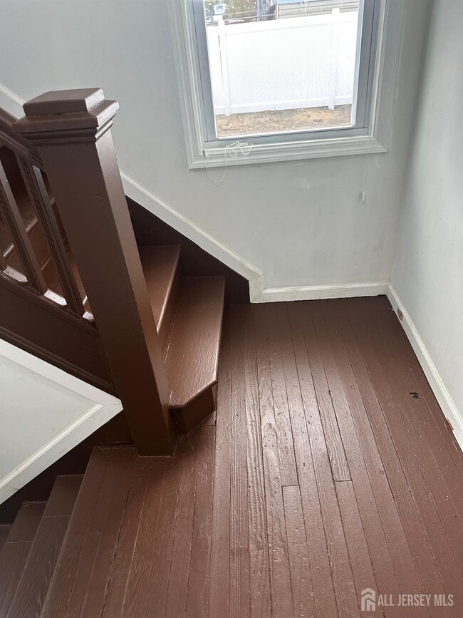 Building Photo - 111 Bayview Dr