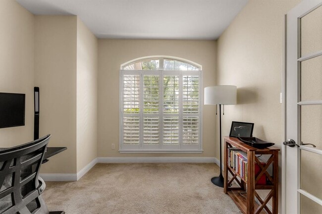 Building Photo - 1821 Village Oak Ct