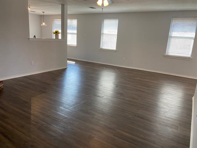 Building Photo - 1720 Pebble Brook Way