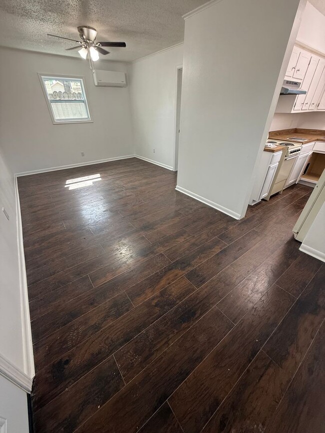 Building Photo - 1018 S 16th St