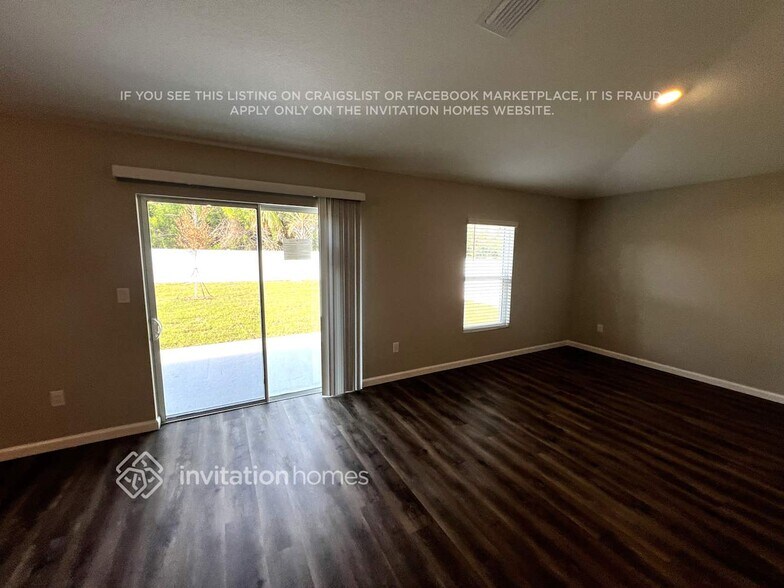 Building Photo - 807 SW California Blvd