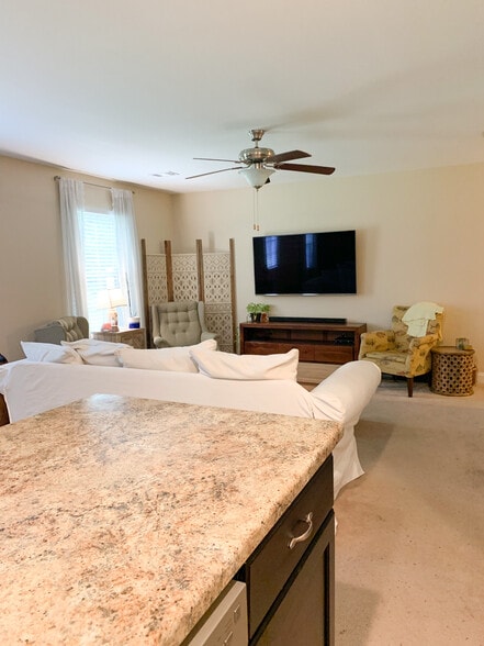 OPEN DINING/LIVING 2 - 110 Ristona Dr