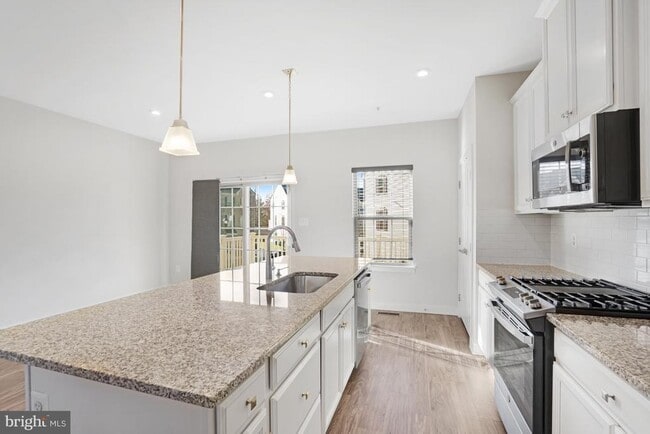 Building Photo - 16627 Tortola Dr