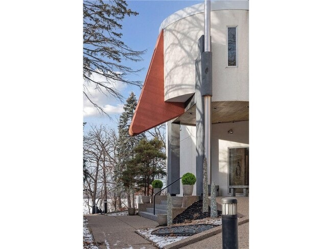 Building Photo - 4637 E Lake Harriet Pkwy