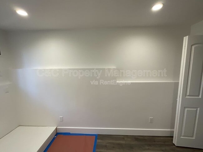 Building Photo - 184 Los Olivos Ave