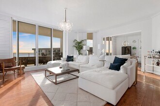 Building Photo - Ultimate Furnished Luxury Rental at the Be...