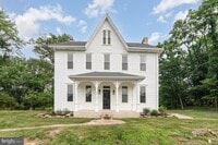 Building Photo - 4910 Earl Dr